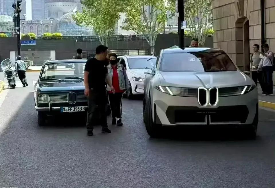 这是宝马车吗?有网友知道是哪款车吗?[捂脸]