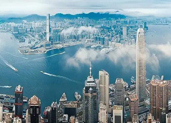 【瑞银分析，英国近年就业难度较高，是推动港人回流的动力之一，粗略估算可能会有2.