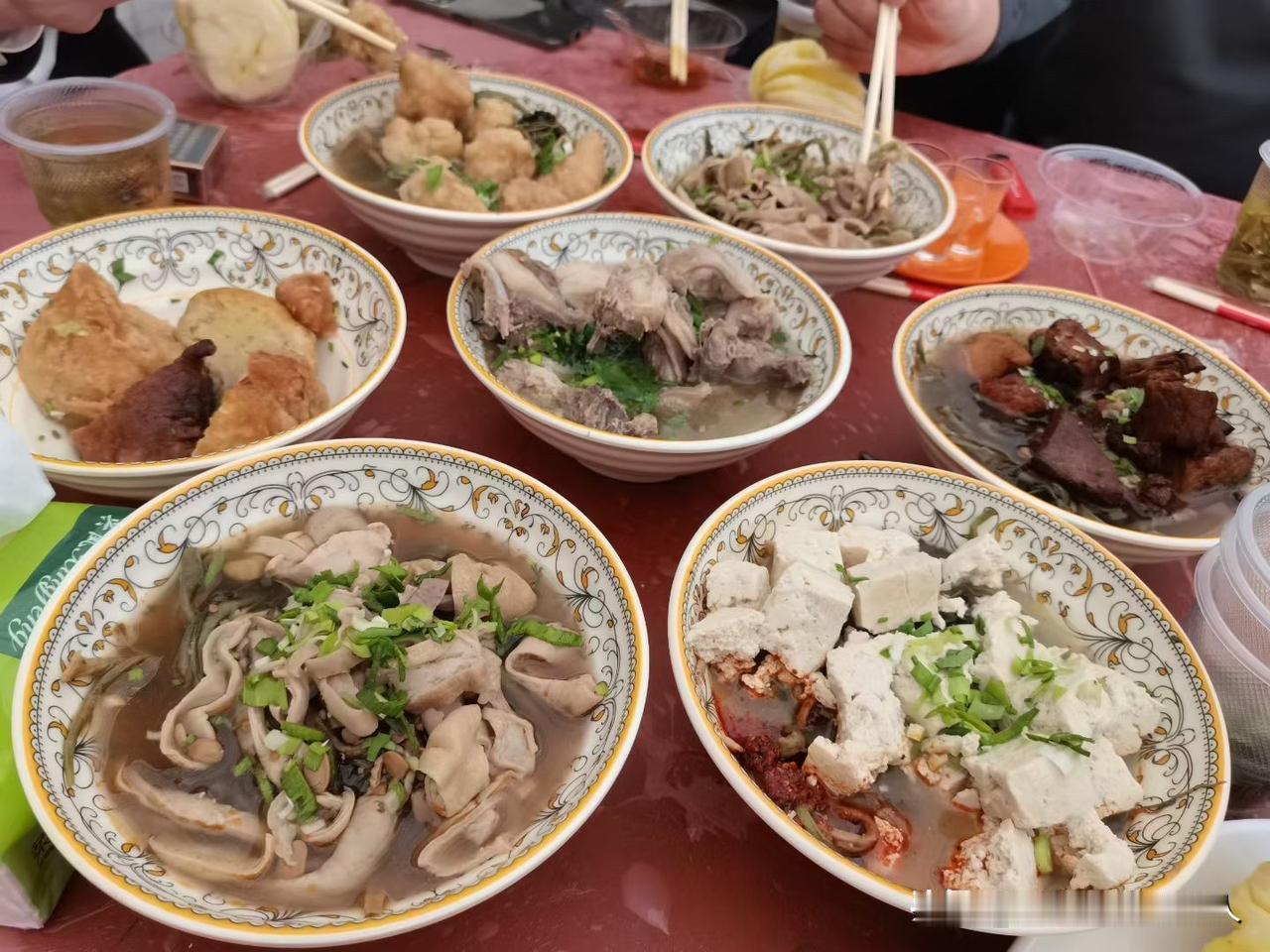 做家务是一项综合运动，轻重缓急都有，是一项很好的运动，即锻炼了身体，又让家人舒坦