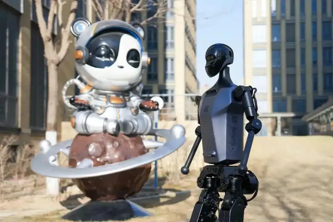 150多件新品全球首发，机器人扎堆了。

2026世界机器人大会今天在北京开幕，