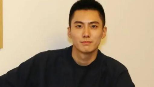 2008年，福建一考生拒绝保送清华，班主任说他狂妄，学生说他自大，为了心中目标他