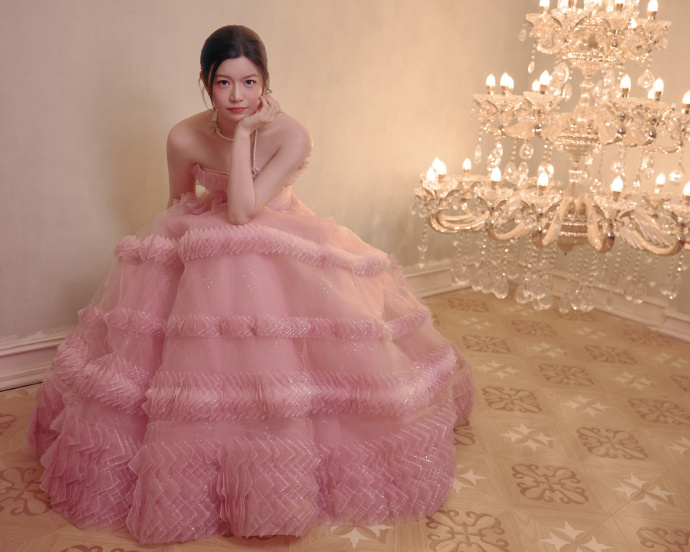 周柯宇陈妍希骑士与公主 周柯宇陈妍希微博之夜 出图反差感好强啊，这次不是小狗和姐