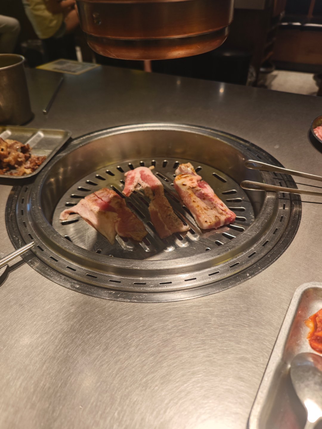 今天又是不带小学女同桌的父子局，从幼儿园出来以后先去上英语课，下了课吃了冰淇淋，