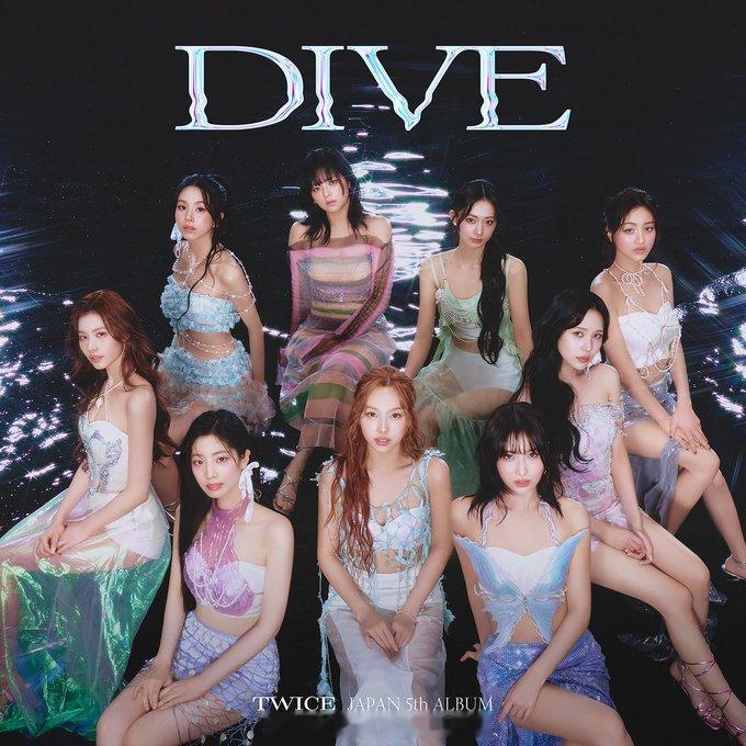 TWICE 两年前，韩国大势女团 TWICE 正式发行了她们的专辑《DIVE》。