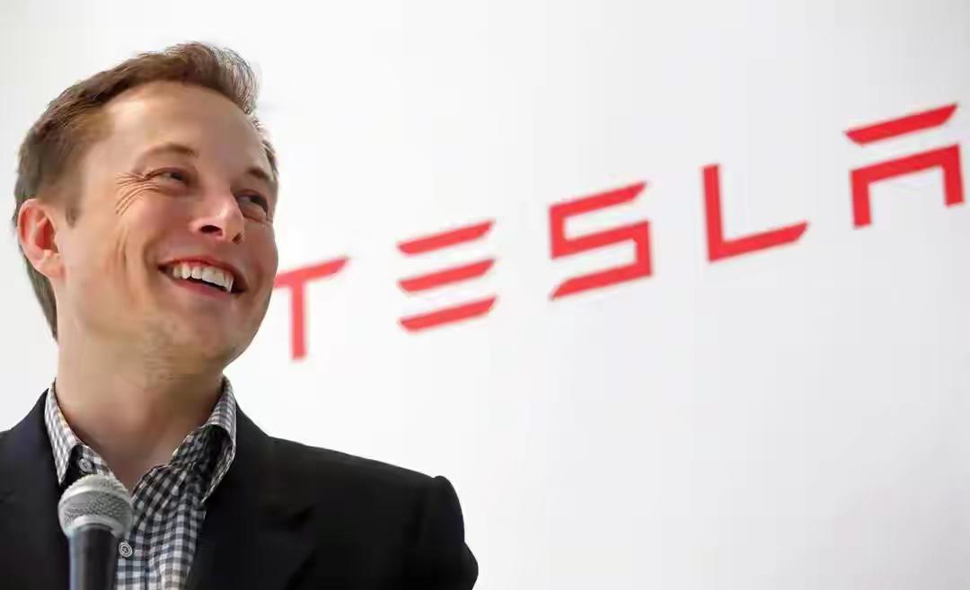 马斯克称5年后手机彻底消失，大量职业被AI代替，仅两类工作能活

马斯克明确预测