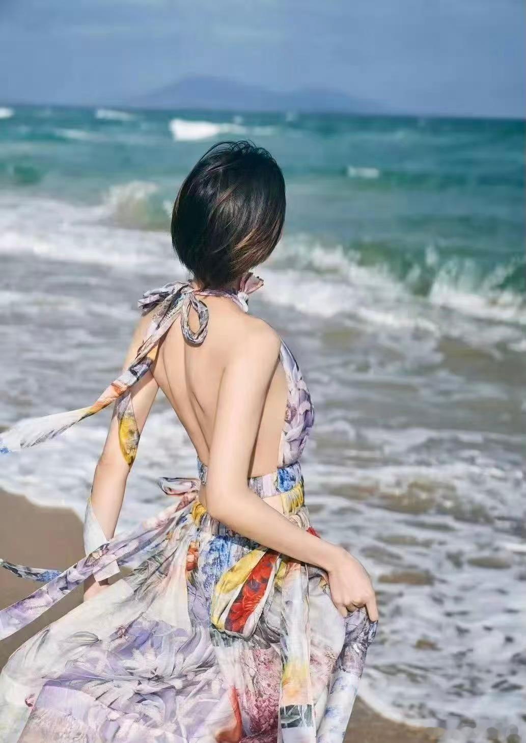 张钧甯的背好适合拔罐 张钧甯的背好适合拔罐啊，好完美的虾线背，自律姐姐没错了张钧