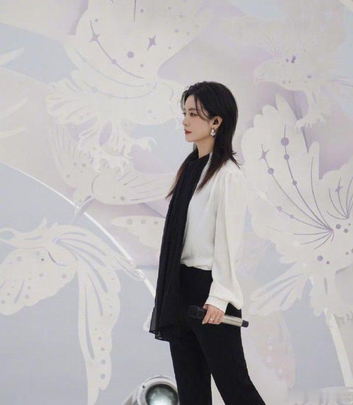 李晟蒙娜丽莎队长 震惊！李晟刚接下《蒙娜丽莎》队长重任，转头就向檀健次“偷师”！