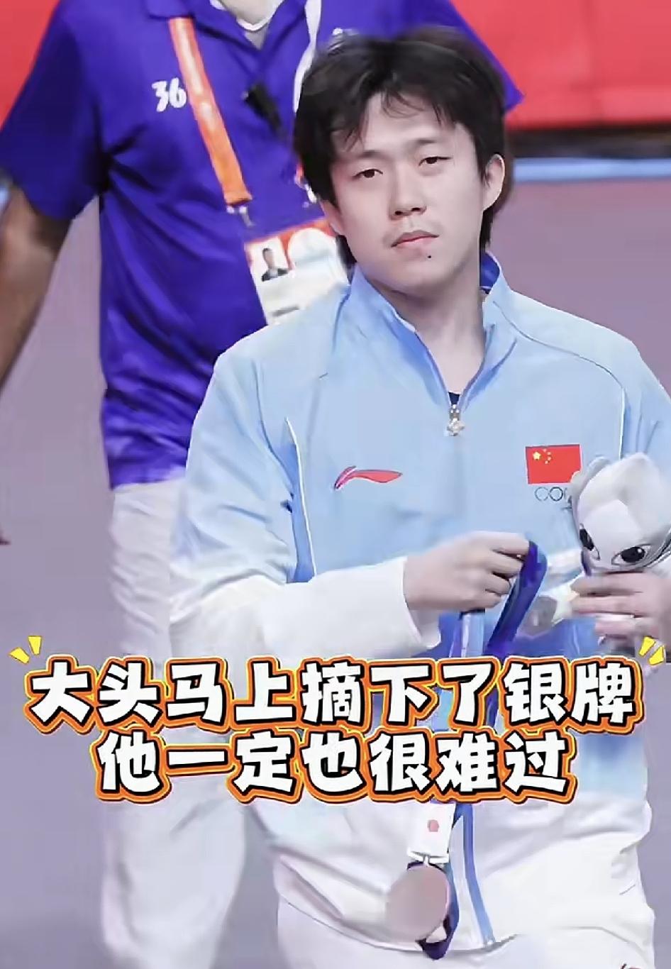 王楚钦给人的感觉是输不起。名古屋亚运会中国男乒在团体赛中以2比3的大比分不敌日本