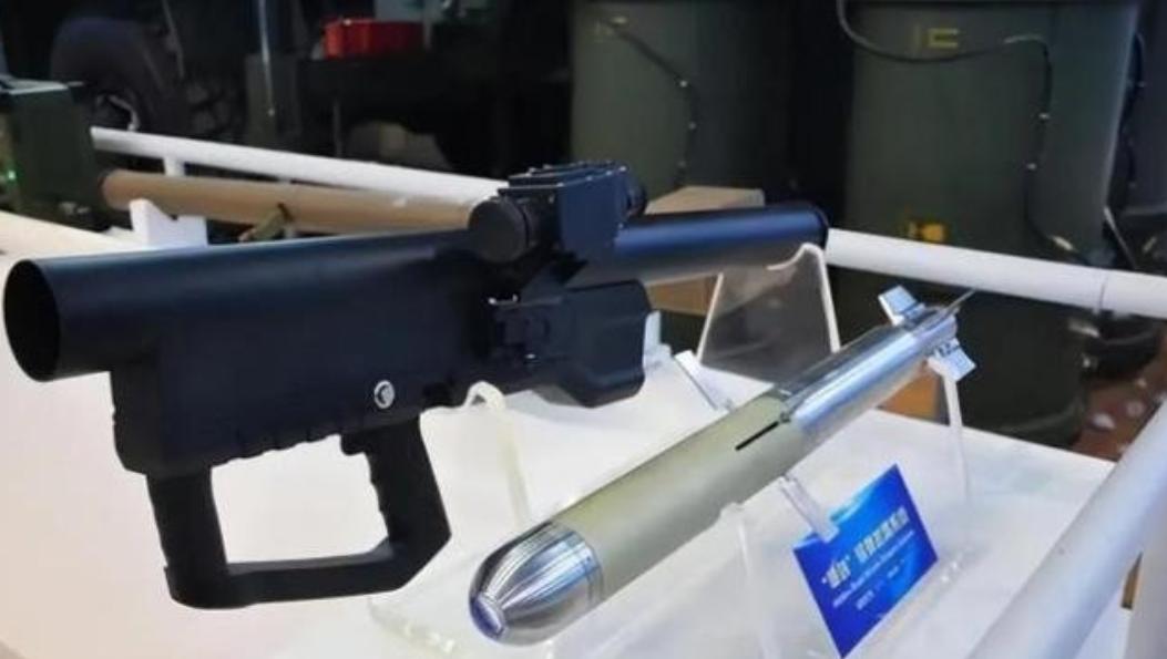 美军最恐惧的噩梦来了！中国“袖箭”导弹震惊全球，3万元一发重量不足4公斤，仅有黄