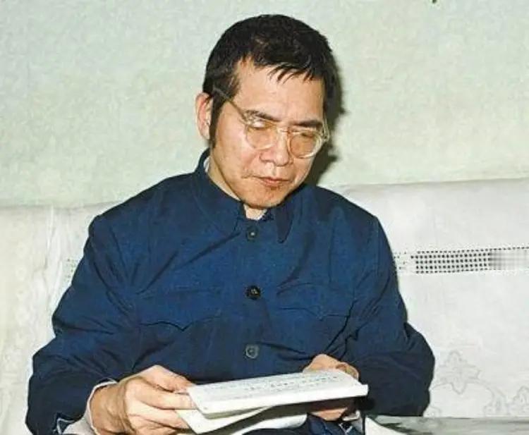 陈景润（1933年5月22日—1996年3月19日），男，出生于福建福州，汉族，