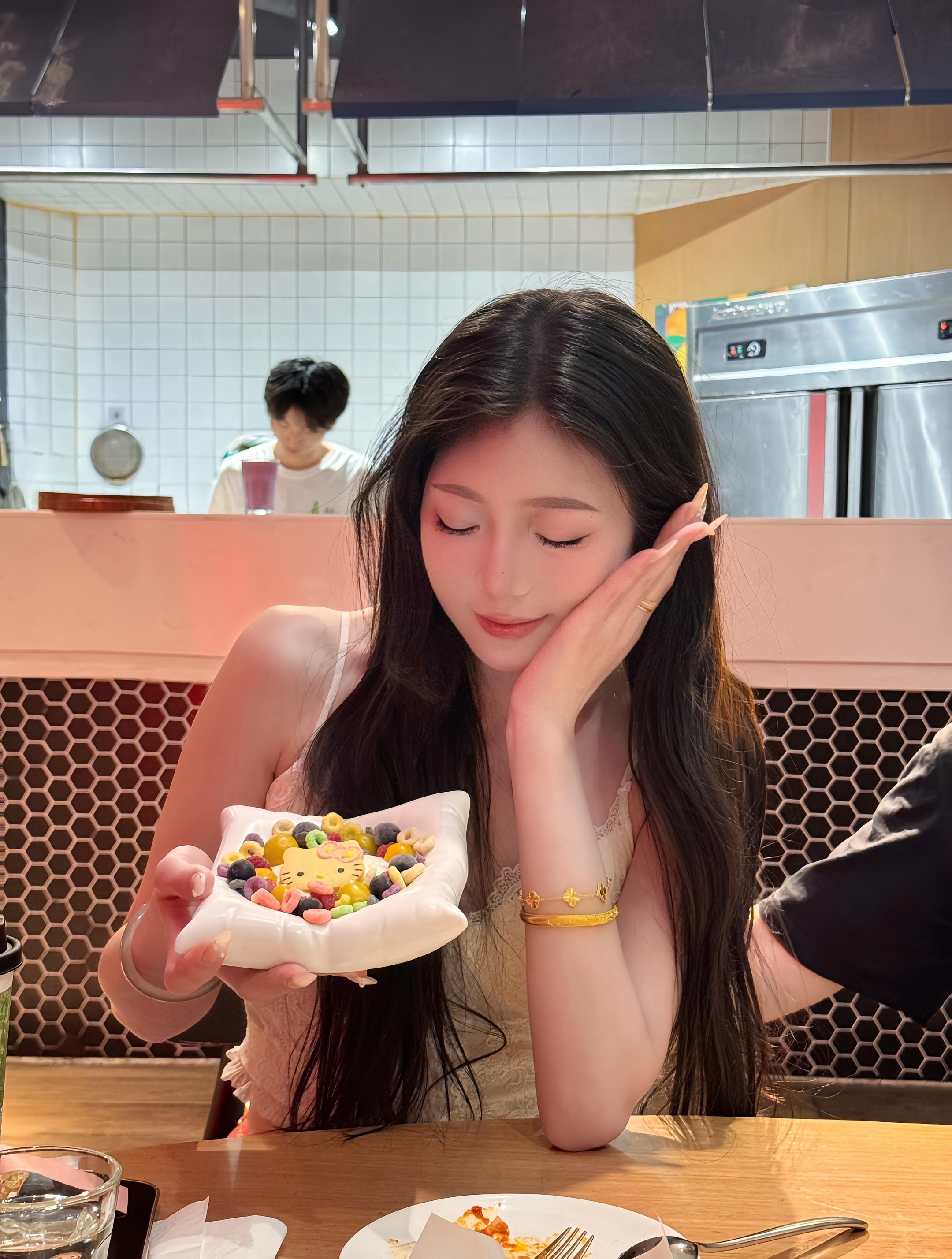 陪我吃饭，一次、一百次、一千次