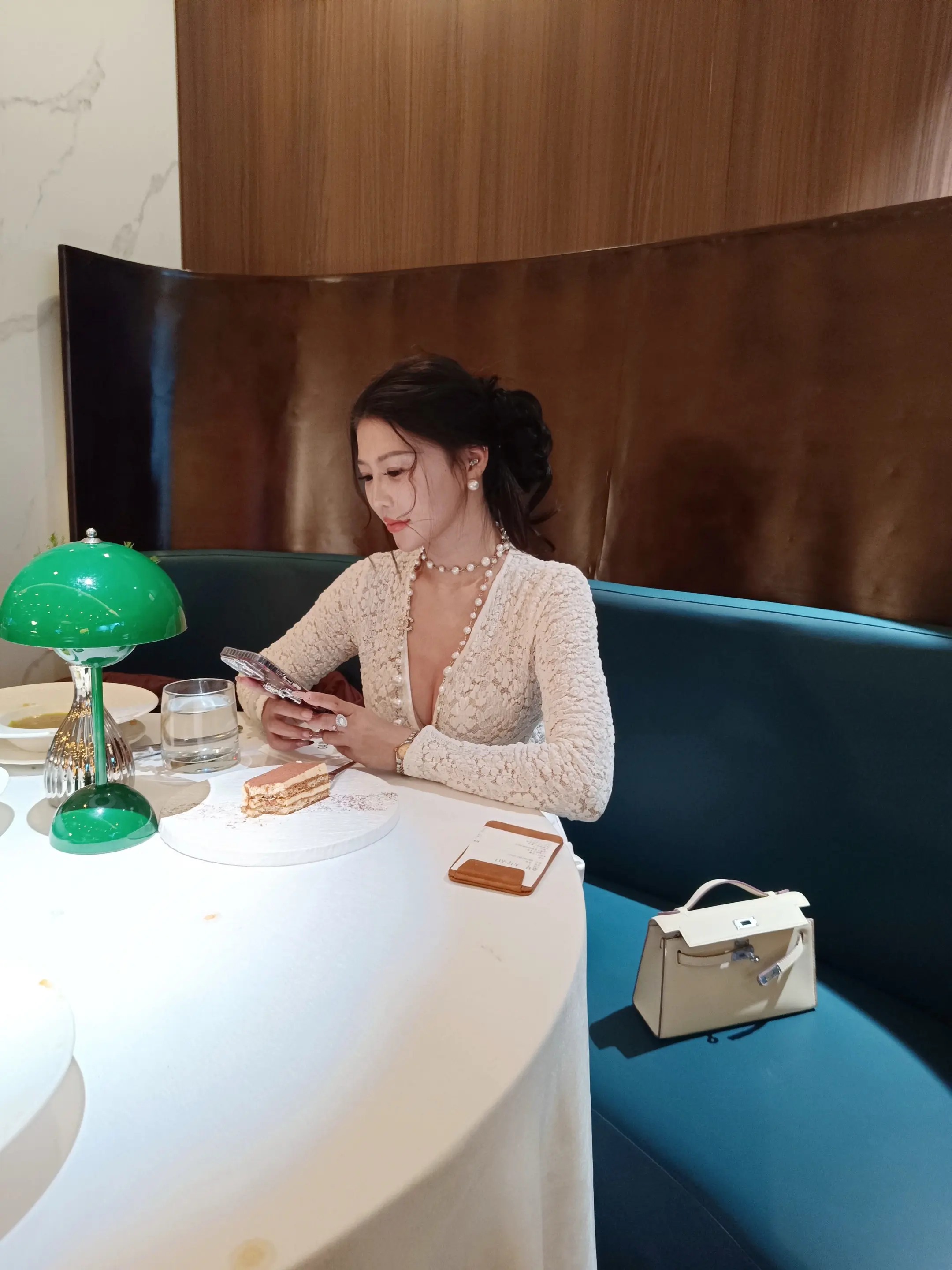 在自己能力范围内，一点苦都不会吃，一点难听的话都不会听，不喜欢的人就删...