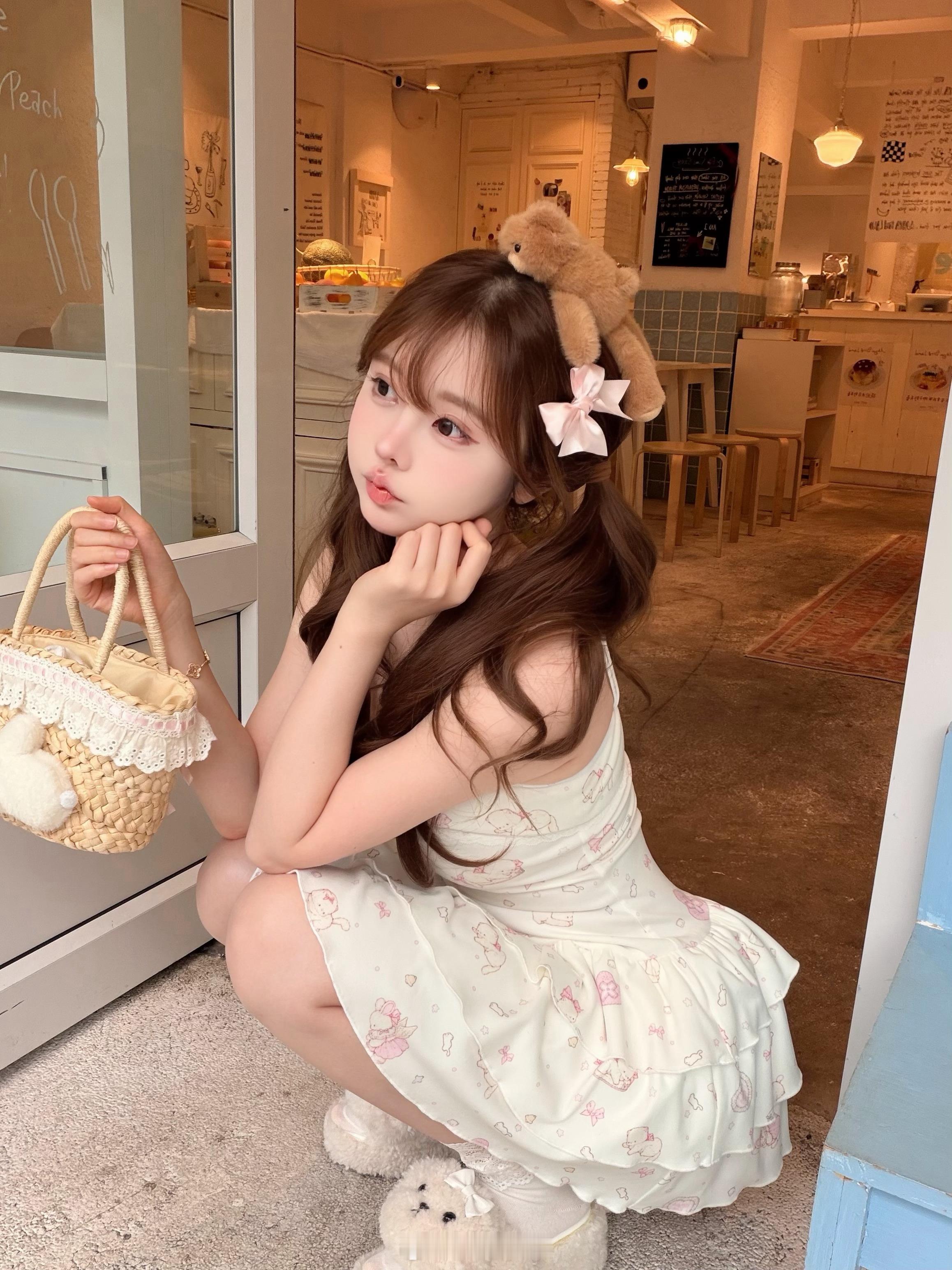 拍新衣服咯៸៸᳐>⩊<៸宝宝们帮忙给这件裙子取个名字吧