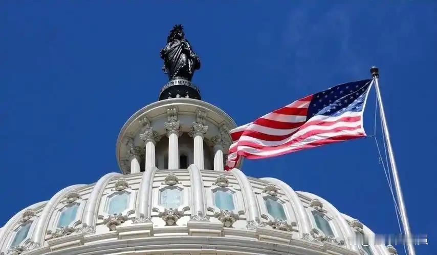 美国突然要求公民立即撤离委内瑞拉！武装民兵设路障搜查美国人，局势一触即发！

美