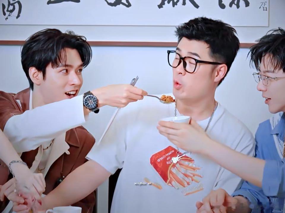 龚俊陈赫你俩就闹吧龚俊陈赫没头脑和不高兴 龚俊陈赫的化学反应真的好到离谱，一个负