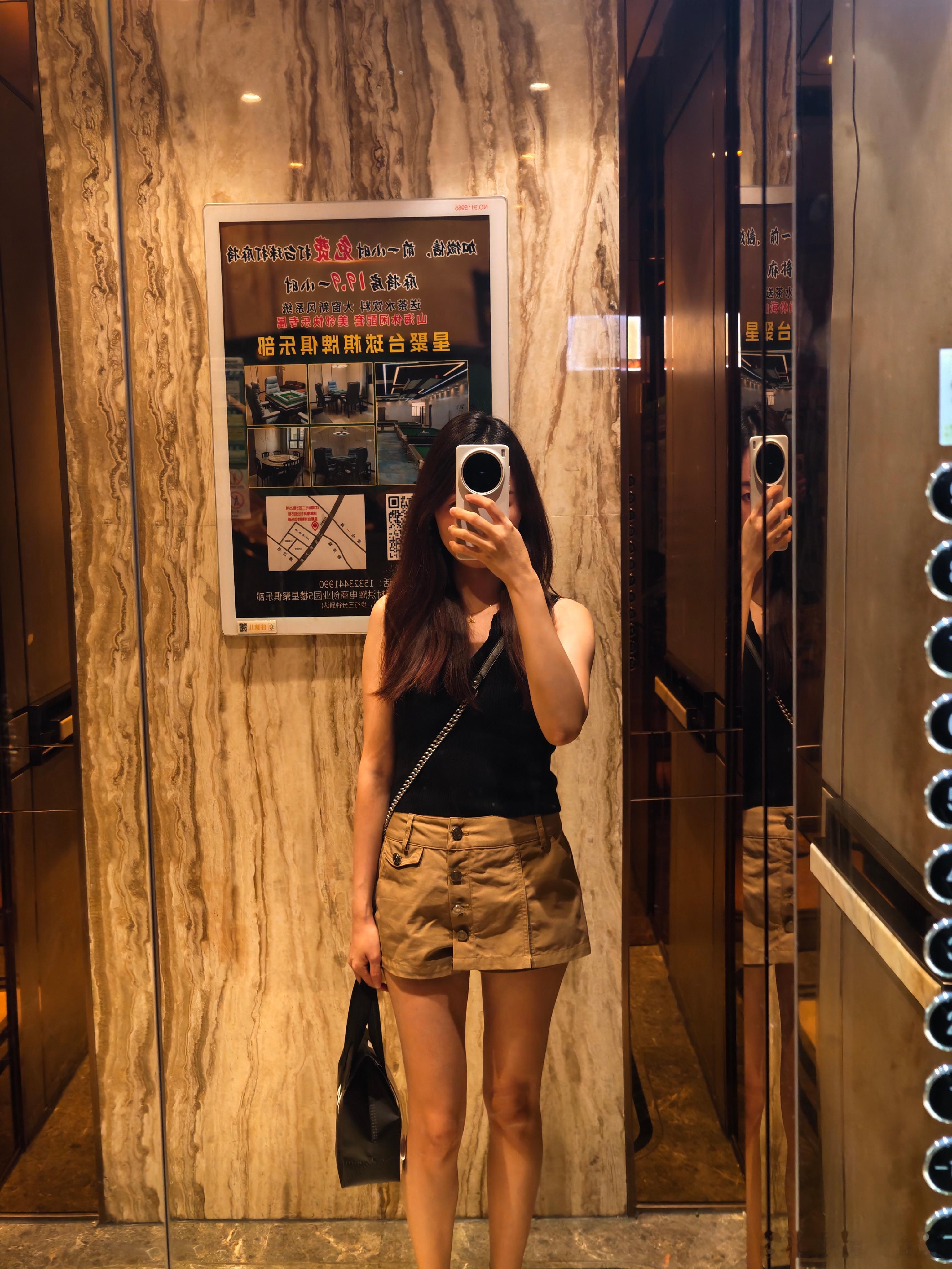 出门出门~去比亚迪恰个晚饭再看发布会！[doge]  ​​​