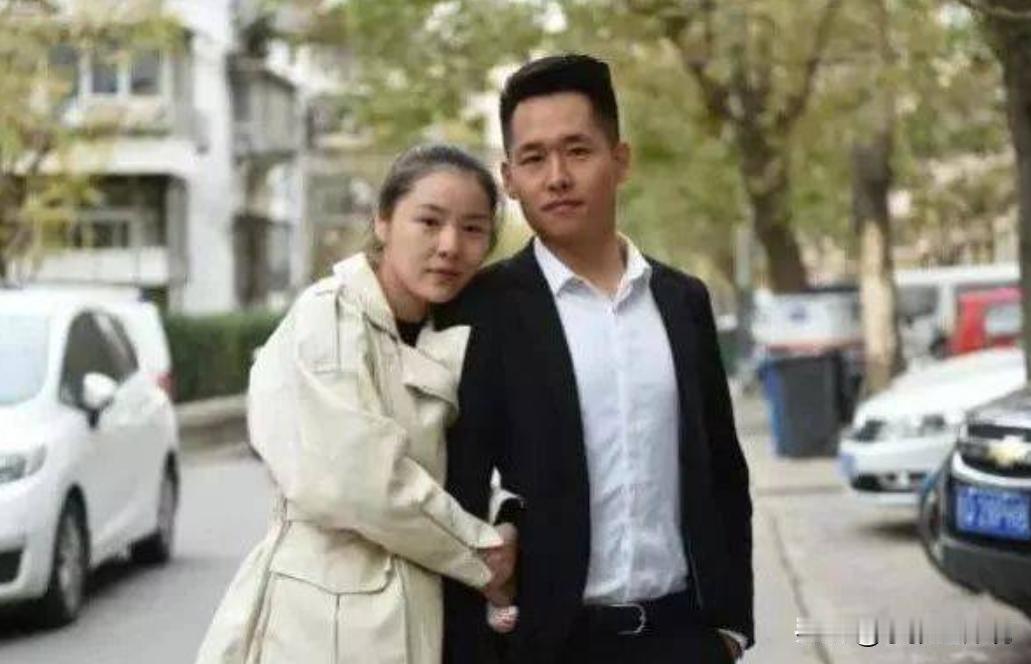 2018年，山西一男子带着妹妹旅游回来过后，便对着女友说：“我们分手吧！”之后，