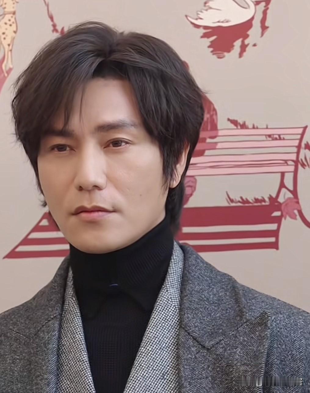 不是陈坤是吃了防腐剂了吗？这皮肤这颜值一直在线，跟十几年前的他没啥变化，还是在《