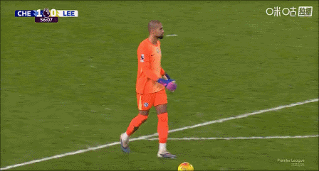 纯纯白送的点球！比约尔背后推倒佩德罗送点，帕尔默点射破门