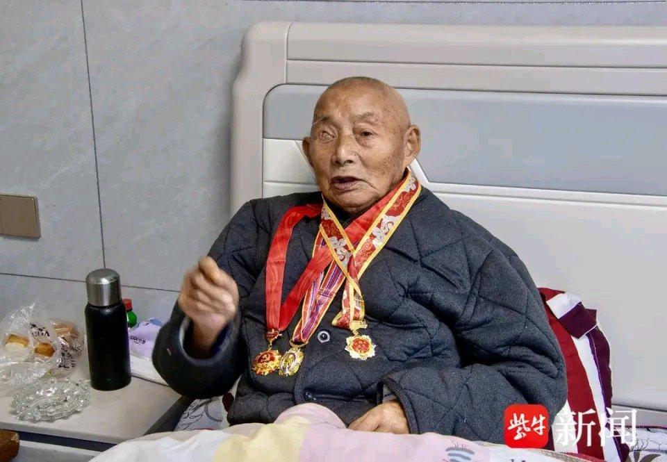 97岁的抗美援朝老兵巫昌朝终身未娶，却一点也不寂寞。他1929年出生，20岁参军