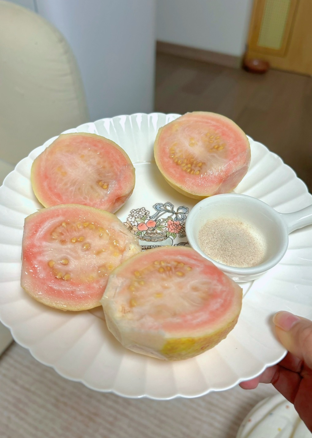 2024炫的第一盘芭乐😋怎么可以这磨好吃！！快递一拆📦那个酸甜香的味儿啊给我