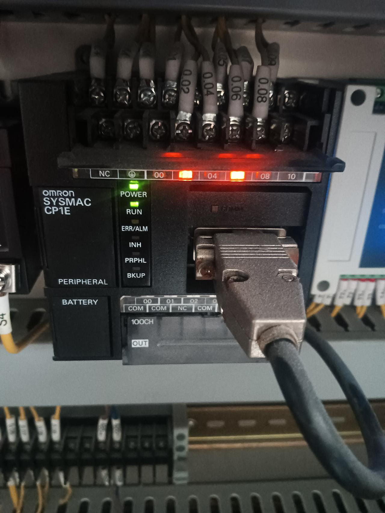 弄一个定时停机程序，目的就是对方不付尾款就让它在某日停机，只有给了尾款才告诉他密