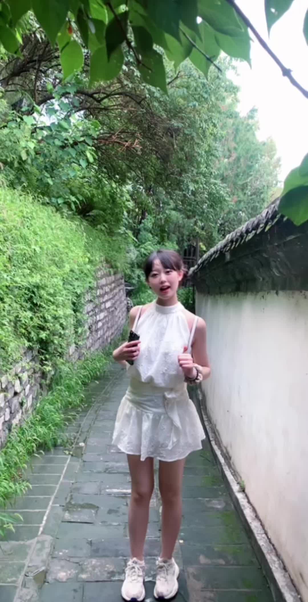 好喜欢这种下过雨的夏天🍃