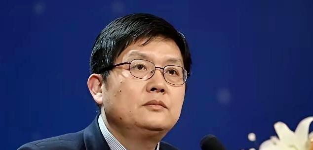 中方曾呼吁谨慎前往日本，然而复旦大学的冯玮却高调推荐中国学生去日本，并把这种与中