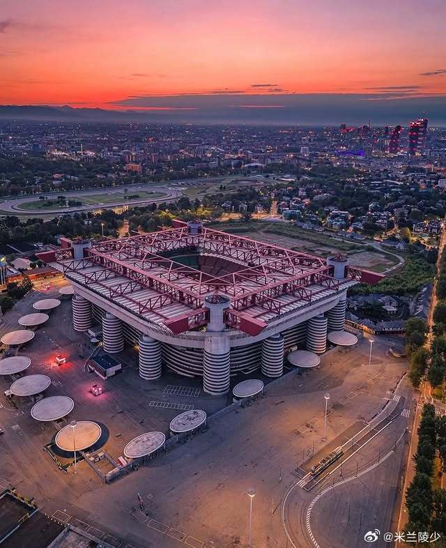 我看到有人说，意大利如果想要进世界杯，可能得通过举办世界杯才能实现了。但是问题是