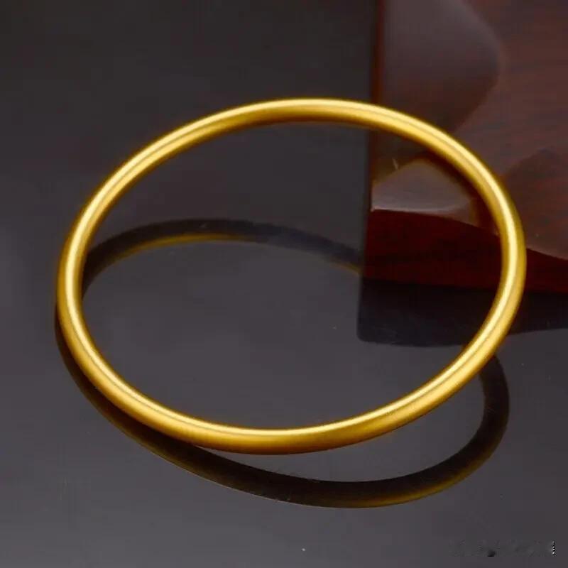 我猜黄金还会涨，因为历史一直逮着80后整，80后结婚时，放假猛涨，为了结婚不得不