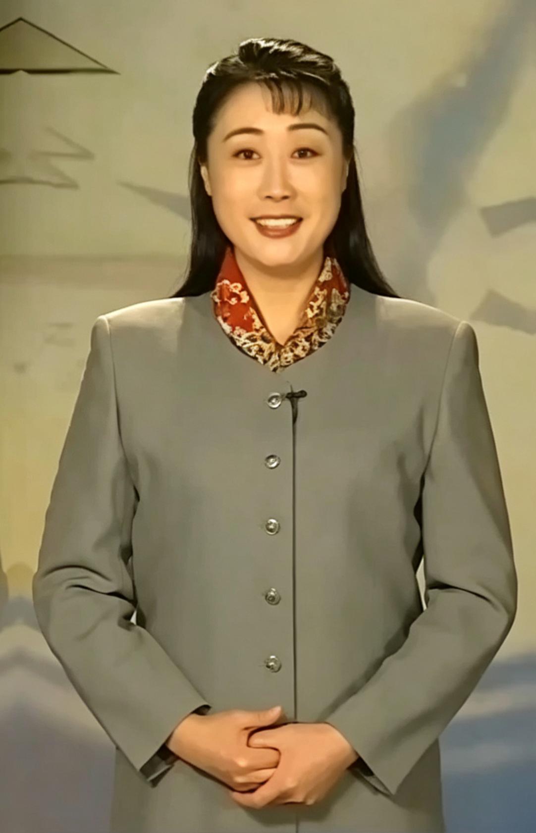 《曲苑杂坛》主持人汪文华，家喻户晓，如今菜场买菜竟无人认出
不少观众以为她淡出荧