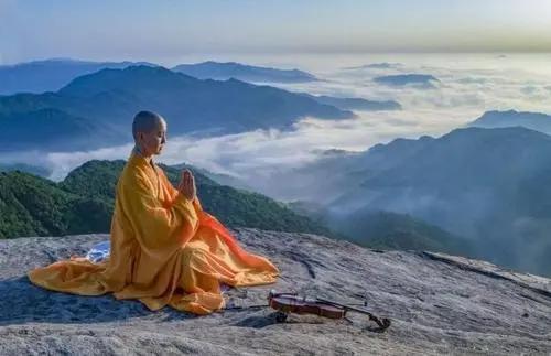 心有多好，命就有多好

永远记住
不要因为别人的恶行
丢掉自己的善良
他的言行是