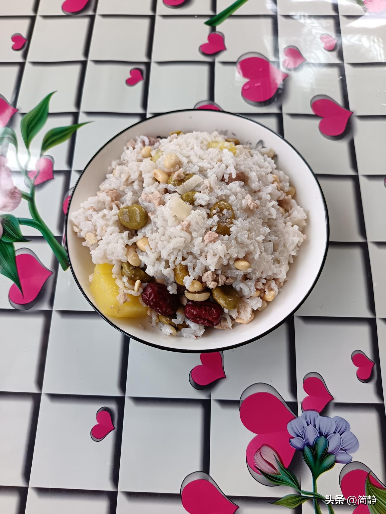 炎热的夏天，可能最难受的地方就是厨房，但是再热我们也不可能不吃饭，为了减轻烟熏火