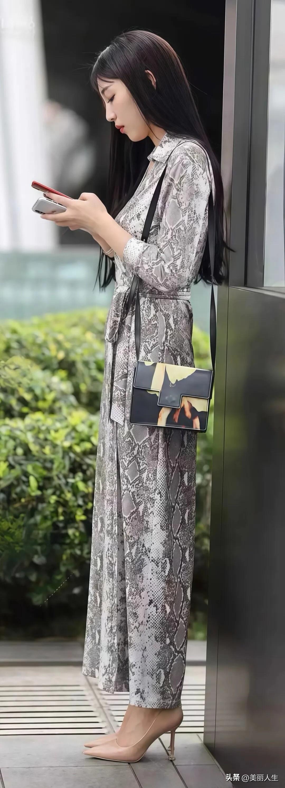 闲时赴一场春日之约☀️
看景、吹风、喝一杯喜欢的茶🍵
把日子过成温柔又治愈的模