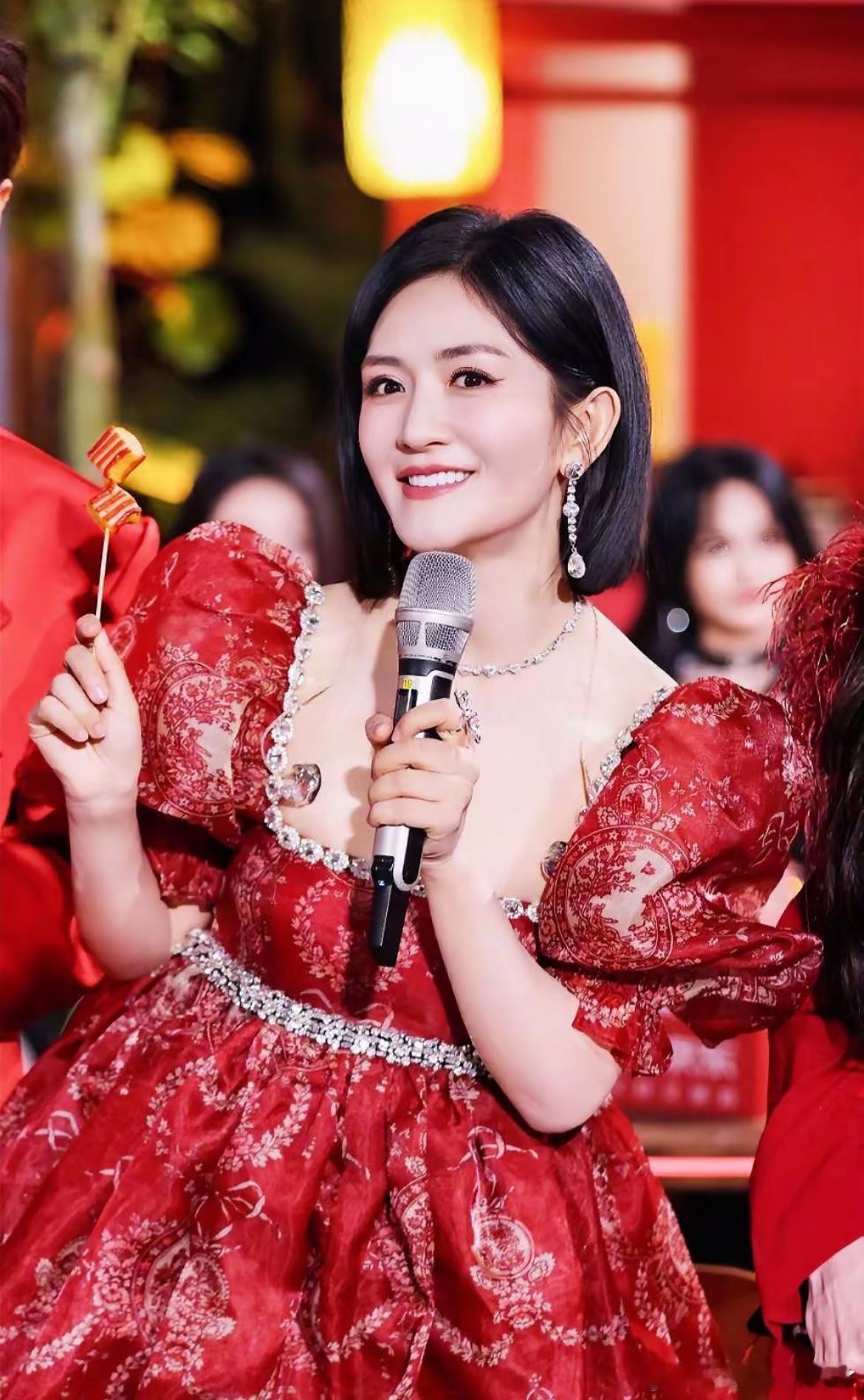 盘点那些谢娜主持过的舞台从综艺节目到跨年晚会以及各种盛大庆典，谢娜多年的主持功底