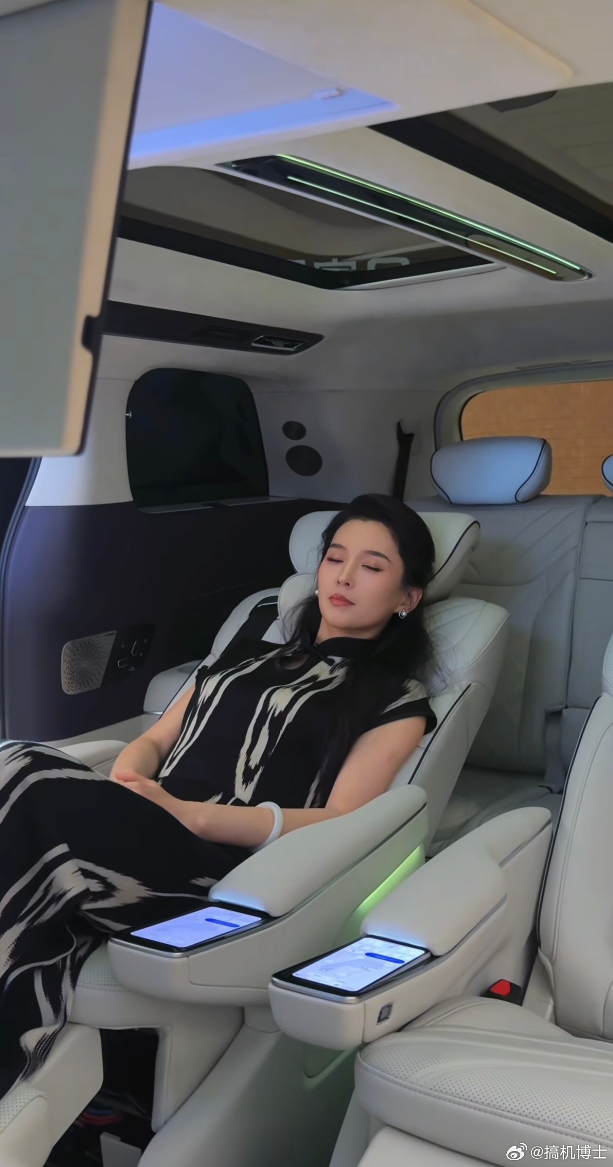 岚图很会啊，森林北颜值气质不输任何明星[不愧是你] ​​​