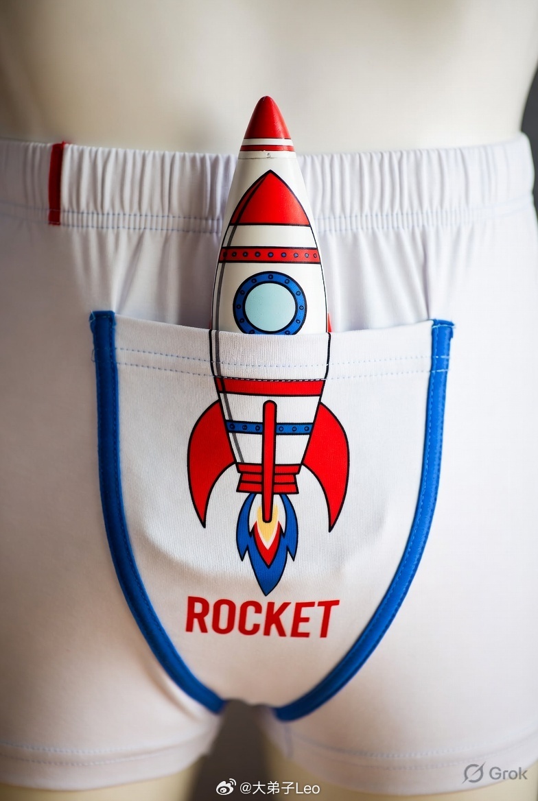 马斯克强烈推荐创意产品火箭口袋内裤，“这会让你成为派对上的焦点” 