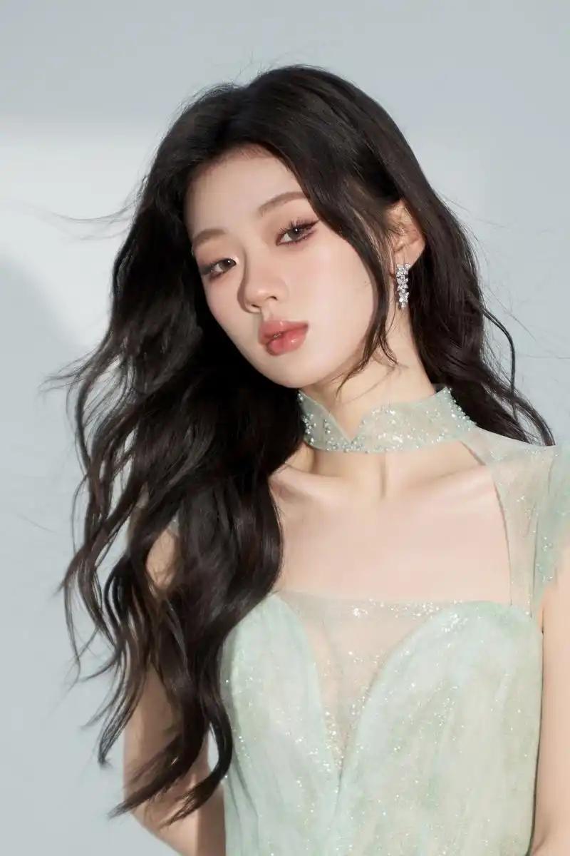 1️⃣ 单依纯凌晨致歉《李白》侵权，李荣浩 38 分钟暖心回应
3 月 30 日