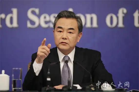 美国主动找中国谈，承认了。当地时间7月2日，美国国务院在官网发布简短声明，证明鲁