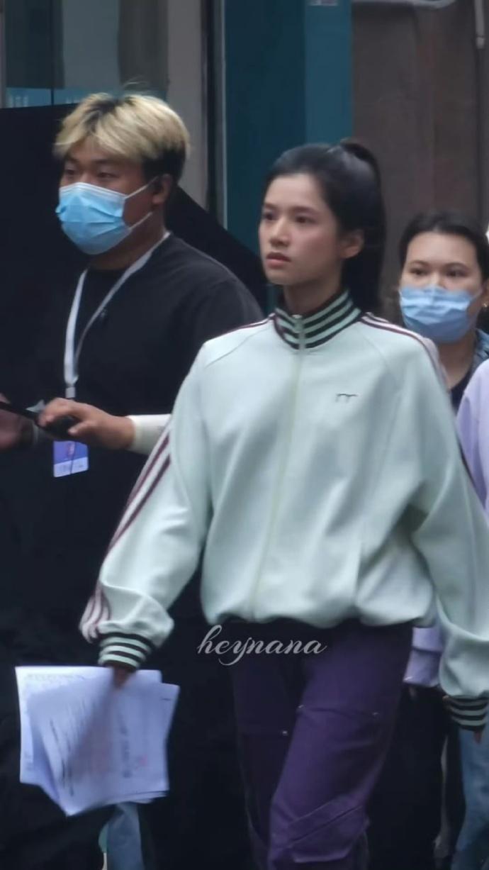 张婧仪任冬雪短发高马尾造型张婧仪任冬雪妆造  张婧仪任冬雪妆造，张婧仪任冬雪短发