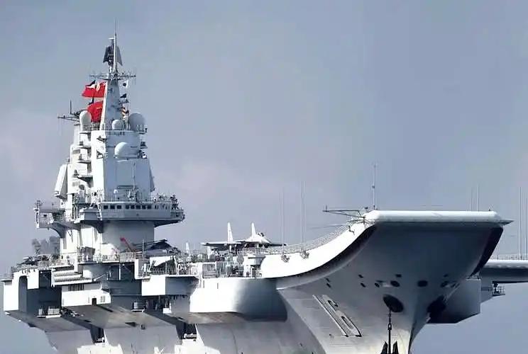 福建舰不会再有第二艘，交付一再推迟，压根不是技术卡了壳，而是海军在借着这艘船“打