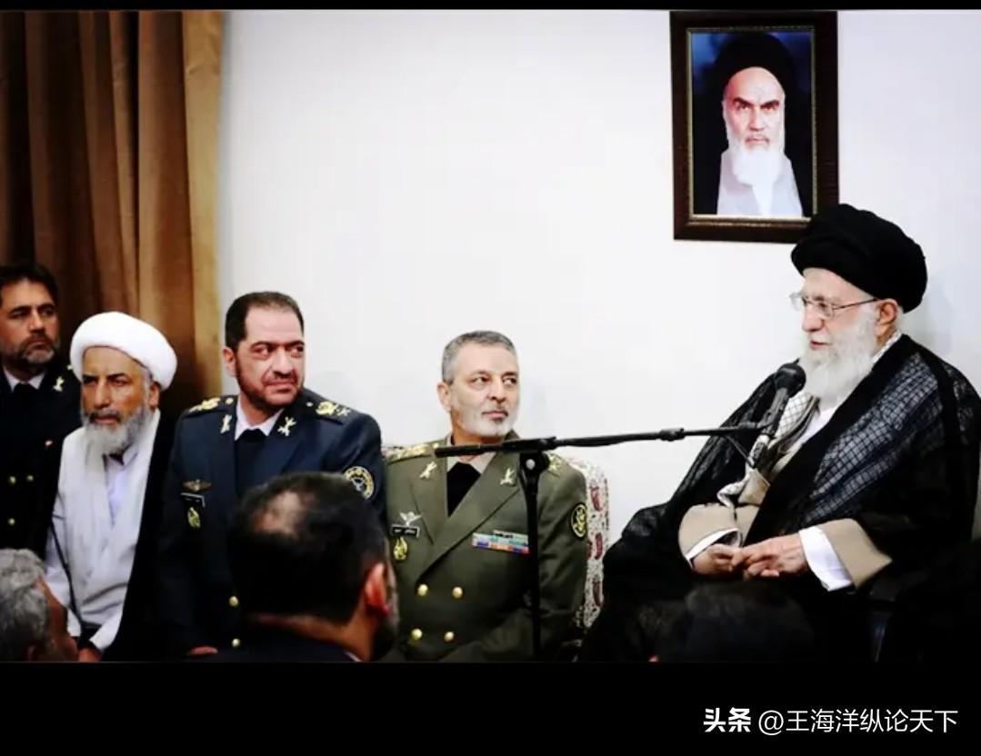 #伊朗政府宣布40天全国哀悼#哈梅内伊到底是不是健在？目前看，是个迷。
    