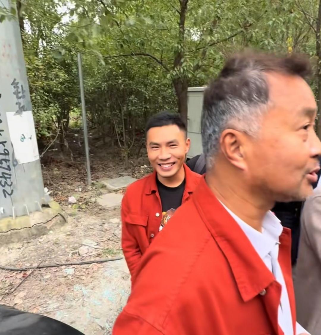 沈巍说：“小齿轮是个老实人，当然也有狡猾的时候。他打螺丝的时候能受到别人的尊重，