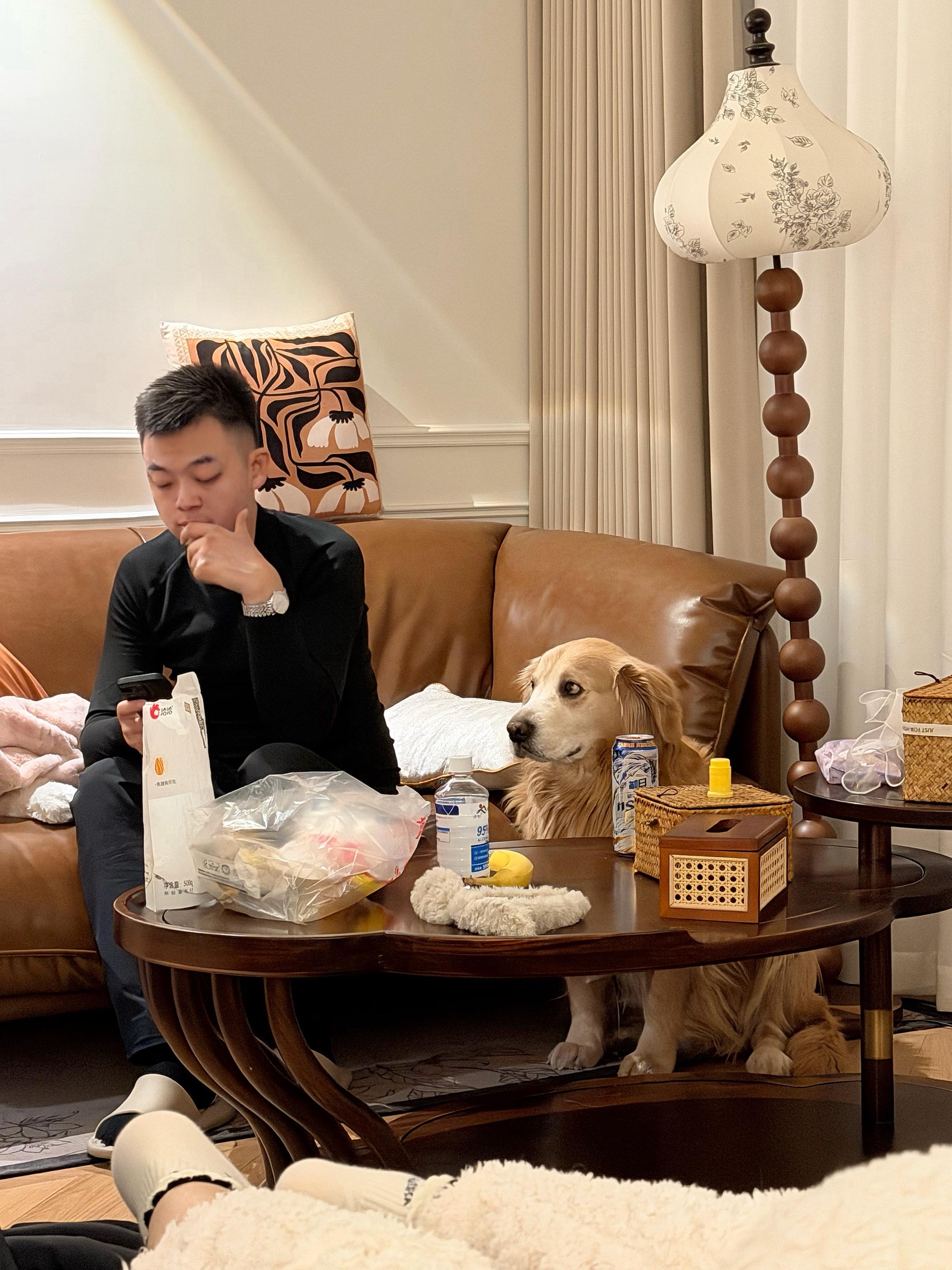 毛毛:老💡 还玩手机呢 这点该干啥去不知道吗！！！
