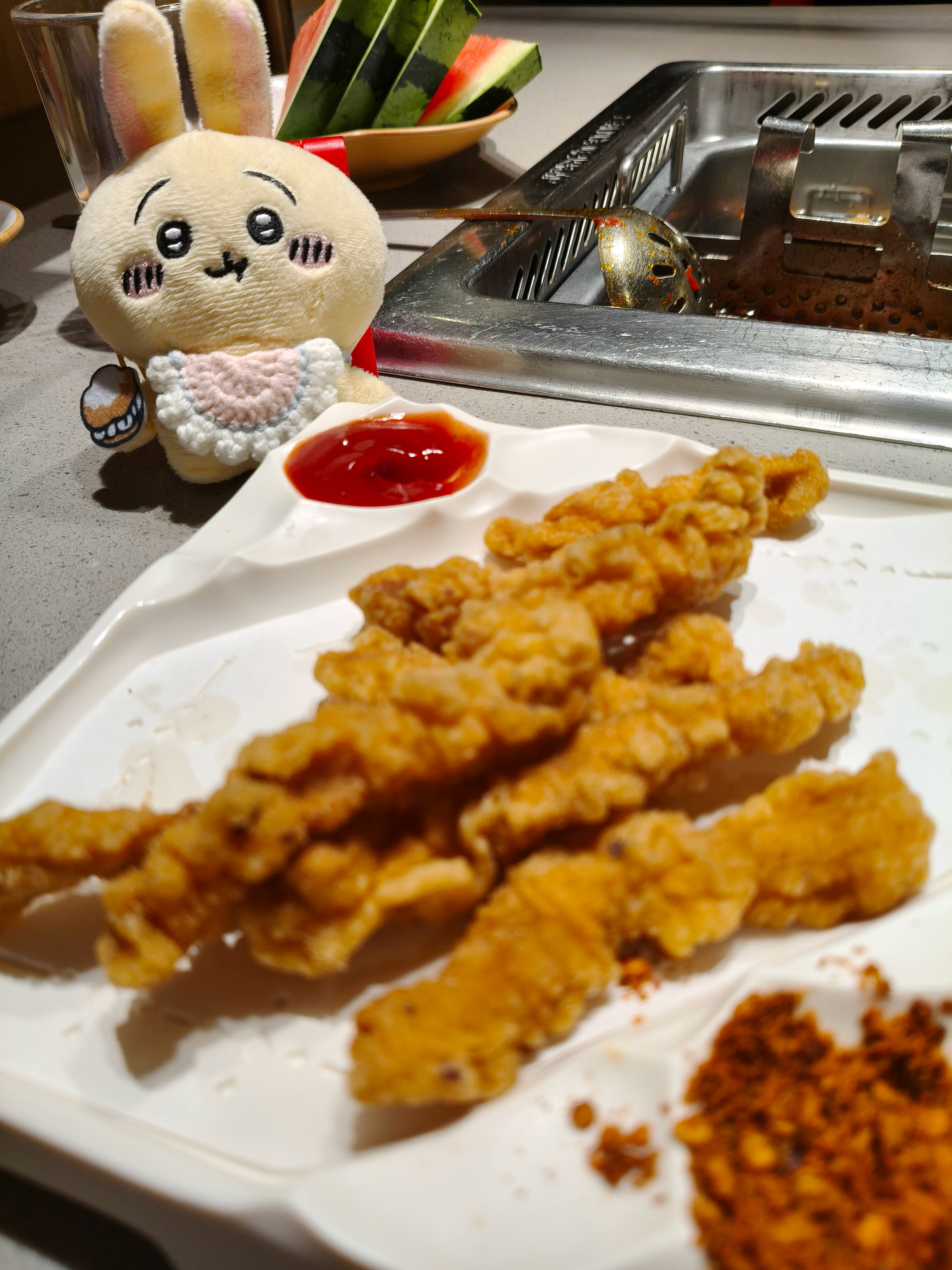 赶到现场的时候只发现了一只小猪和半份小酥肉 
