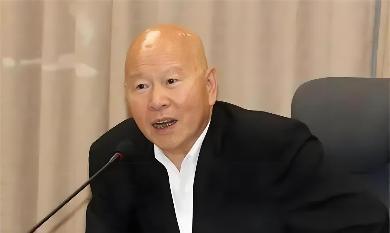 特朗普前脚刚回美国，那边岛上一帮人立马换脸。看着是真爽
 民进党前主席许信良直接