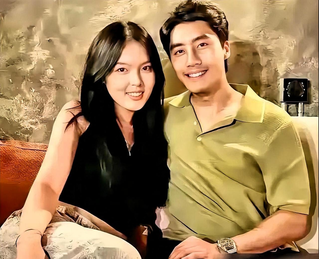 哈文挑女婿眼光也太绝了
1米85小伙神似年轻时李咏
手上百达翡丽尽显低调底蕴
网