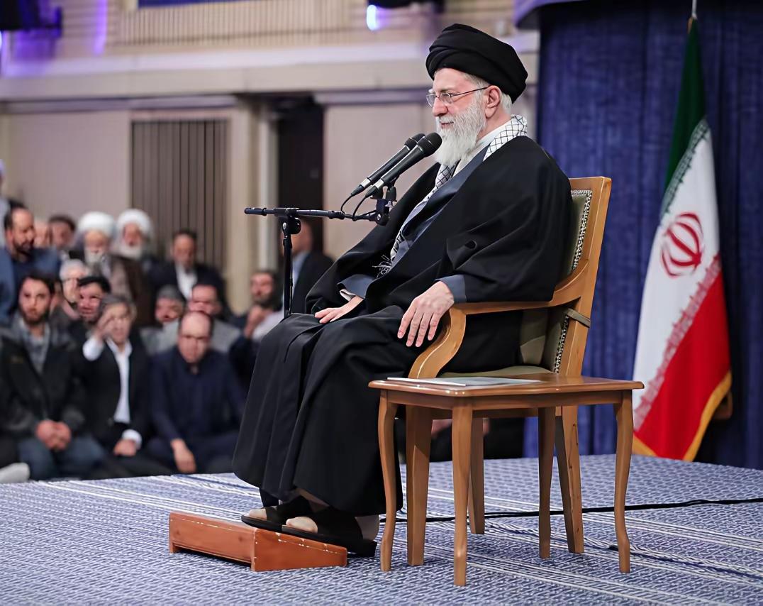 美伊开战，哈梅内伊以死封神成就了特朗普千古罪人。哈梅内伊活着受尽了美以的气，大气