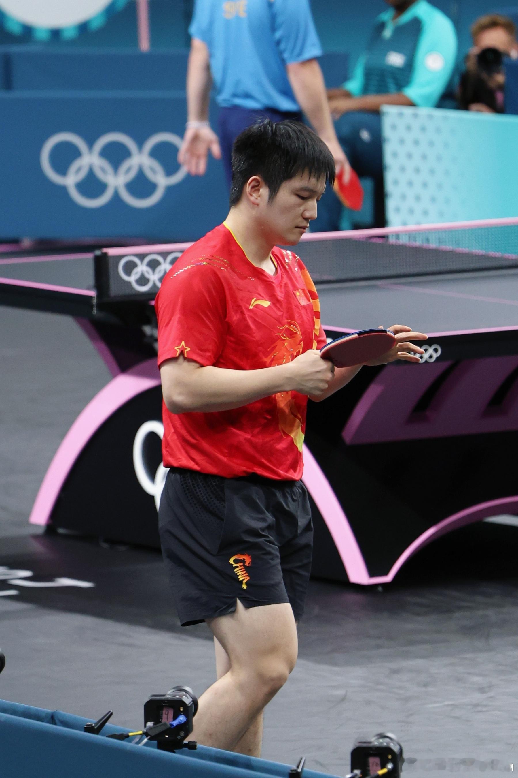 让樊振东穿这身出来比赛好吗 ​​​