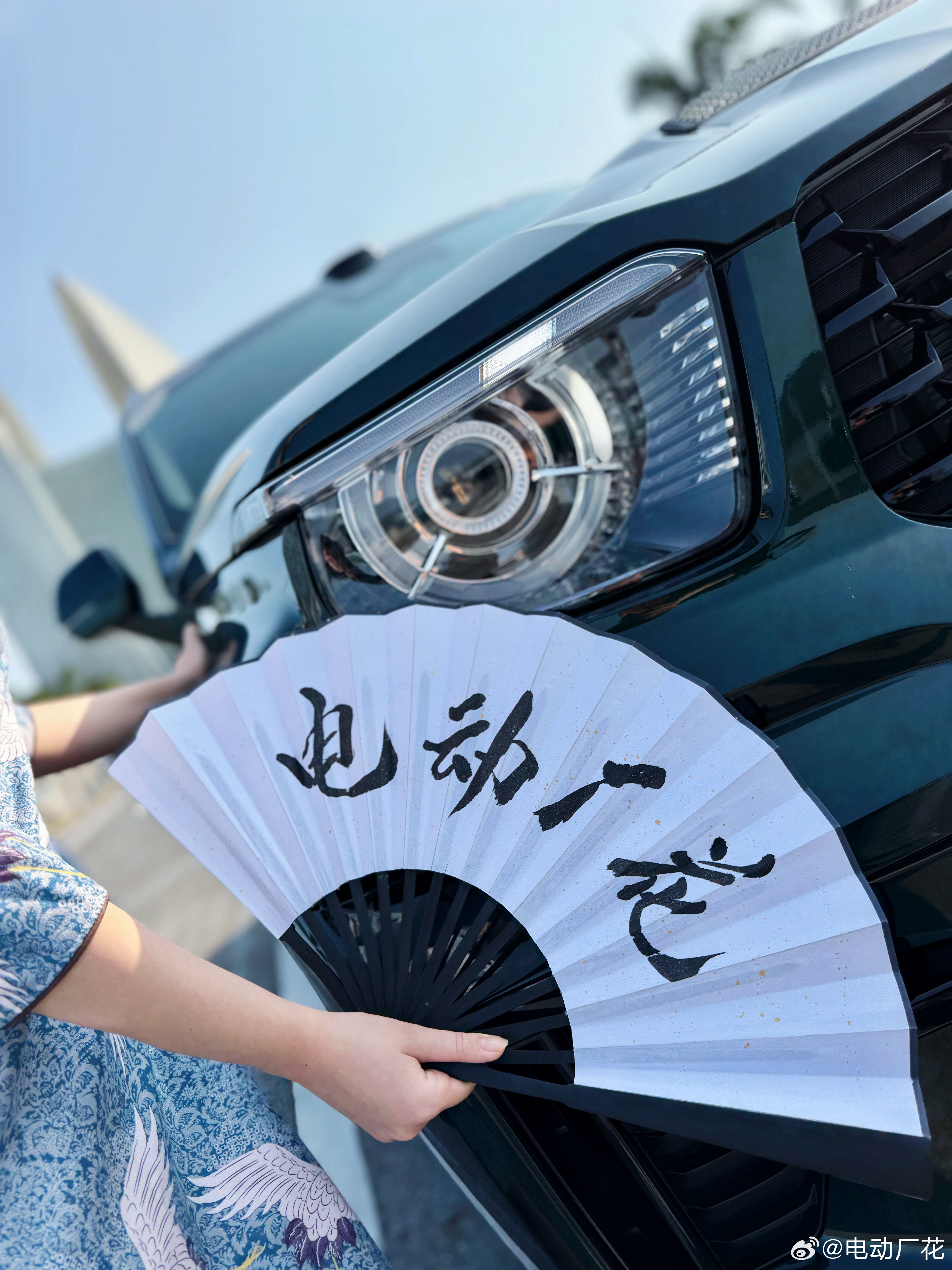 霸气外露豪华越野闯进城市真滴帅好开特别好开，轻盈的不像大车全新坦克700伴你青云